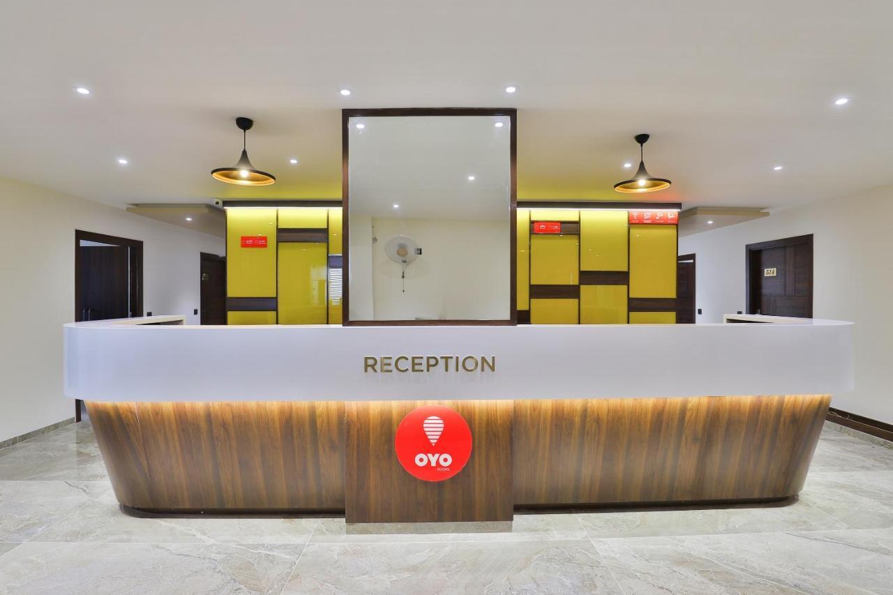 Oyo 16604 Hotel Sparsh Inn Ahmedabad Exterior foto