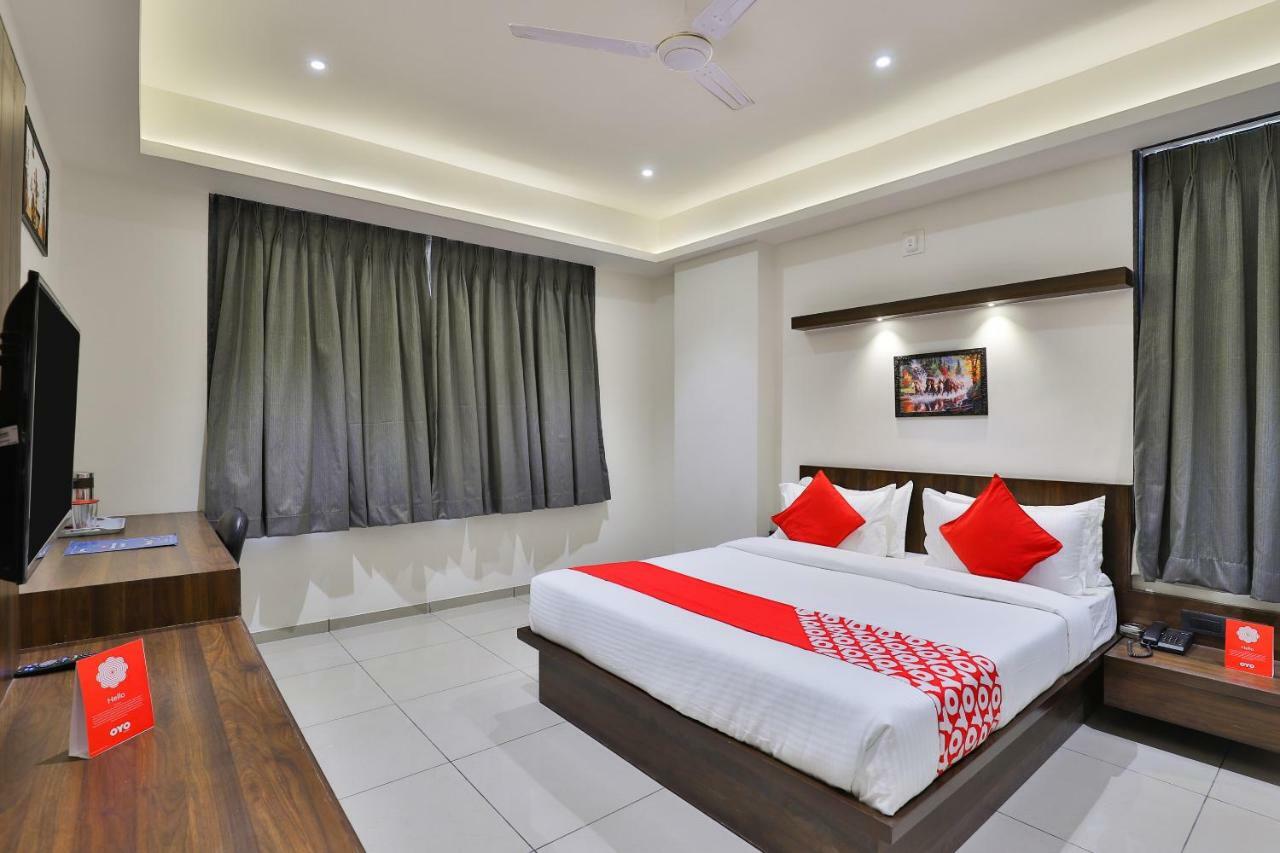 Oyo 16604 Hotel Sparsh Inn Ahmedabad Exterior foto